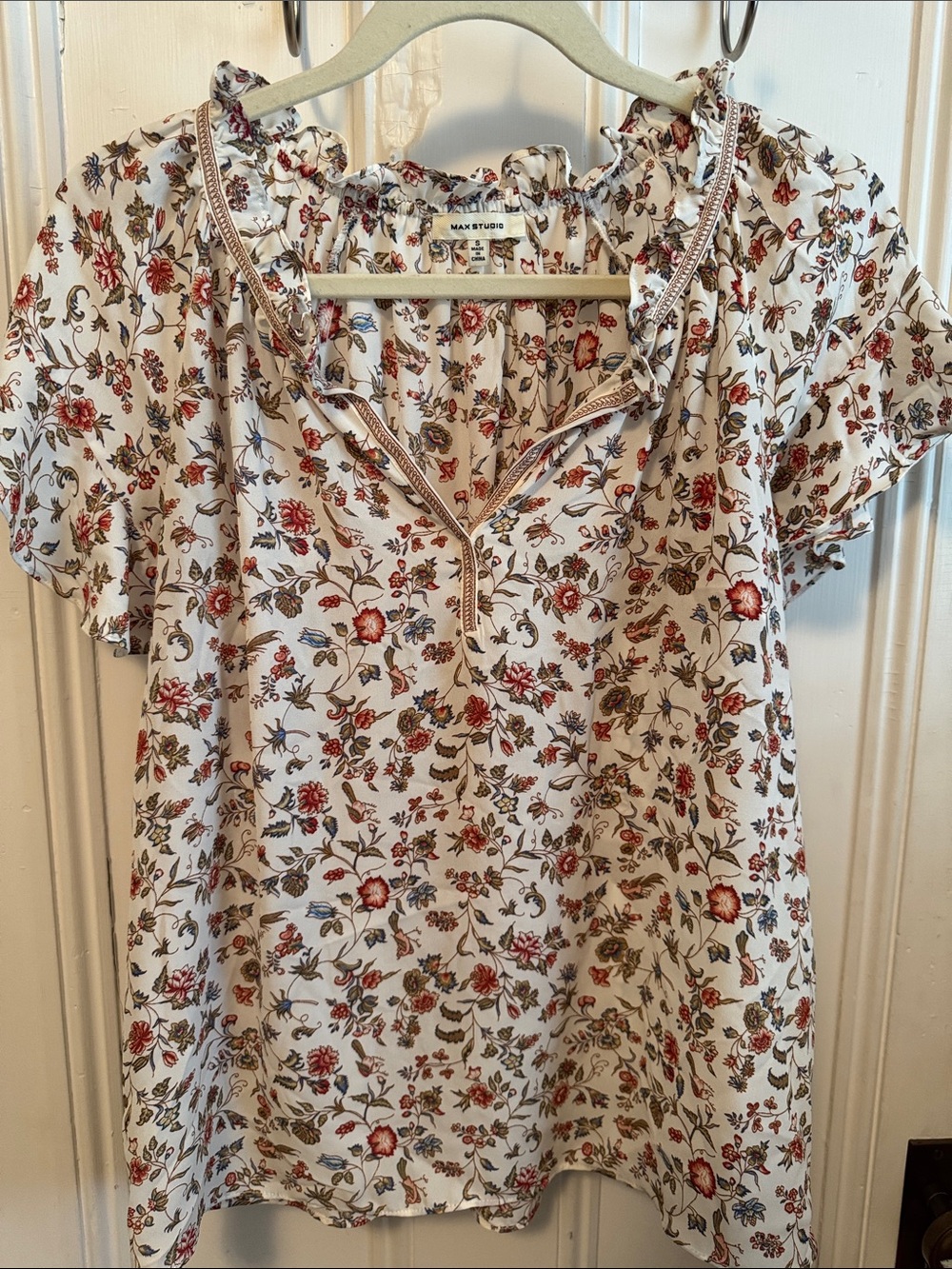Max Studio Cream Floral Ruffle-Split Neck Short Sleeve Blouse